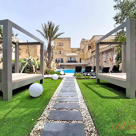 Stunning 6-bed Gozo Private Pool & Tropical Oasis Villa