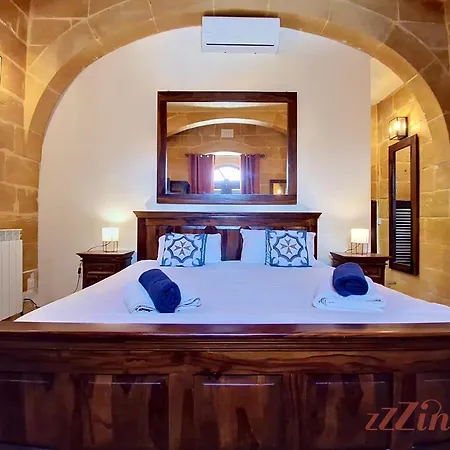 Stunning 6-bed Gozo Private Pool & Tropical Oasis Villa Gharb (Gozo)
