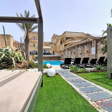 Villa Stunning 6-bed Gozo Private Pool & Tropical Oasis Gharb (Gozo)