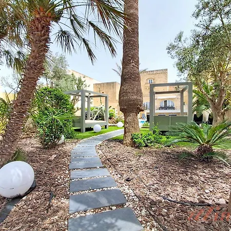 Stunning 6-bed Gozo Private Pool & Tropical Oasis *