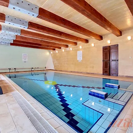 Stunning 6-bed Gozo Private Pool & Tropical Oasis Villa