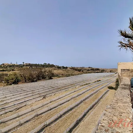 Stunning 6-bed Gozo Private Pool & Tropical Oasis *