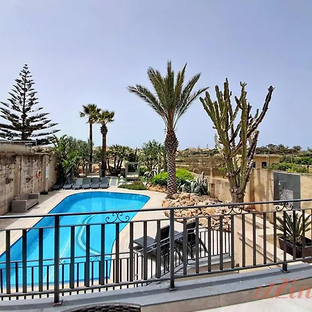 Villa Stunning 6-bed Gozo Private Pool & Tropical Oasis Gharb (Gozo)