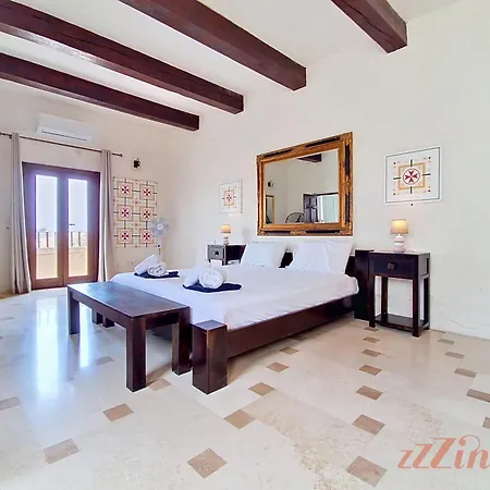 Stunning 6-bed Gozo Private Pool & Tropical Oasis Villa Gharb (Gozo)