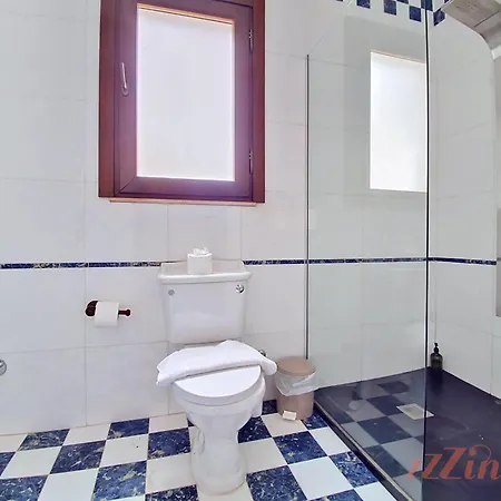 Stunning 6-bed Gozo Private Pool & Tropical Oasis Villa *