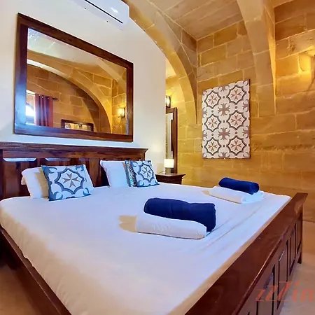 Stunning 6-bed Gozo Private Pool & Tropical Oasis Villa *