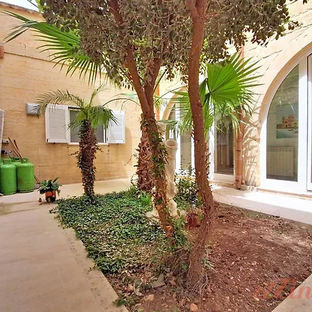 Villa Stunning 6-bed Gozo Private Pool & Tropical Oasis Gharb (Gozo)