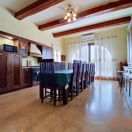 Stunning 6-bed Gozo Private Pool & Tropical Oasis * Gharb (Gozo)