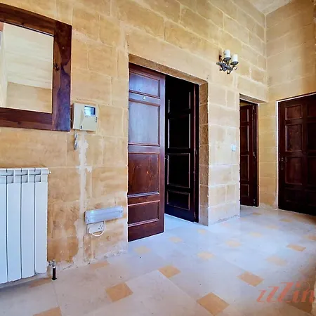 Villa Stunning 6-bed Gozo Private Pool & Tropical Oasis