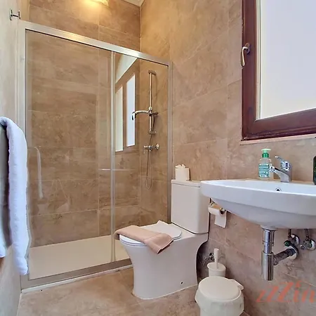 Stunning 6-bed Gozo Private Pool & Tropical Oasis Villa Gharb (Gozo)